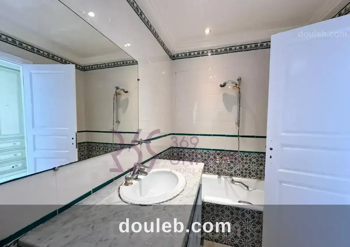 Villa avec piscine à gammarth ref rh110 - Miniature 5