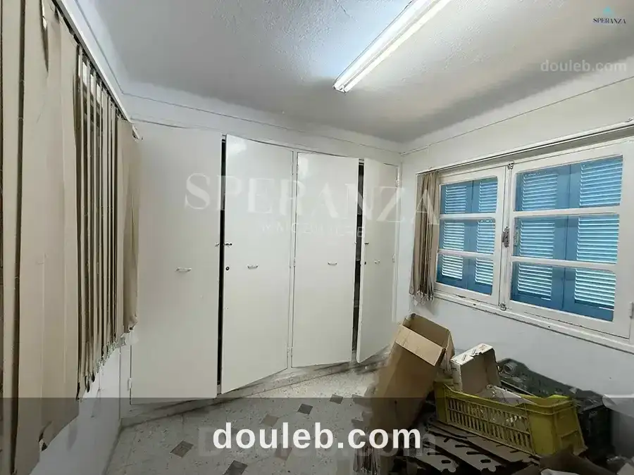 Local commercial workside - Miniature 3