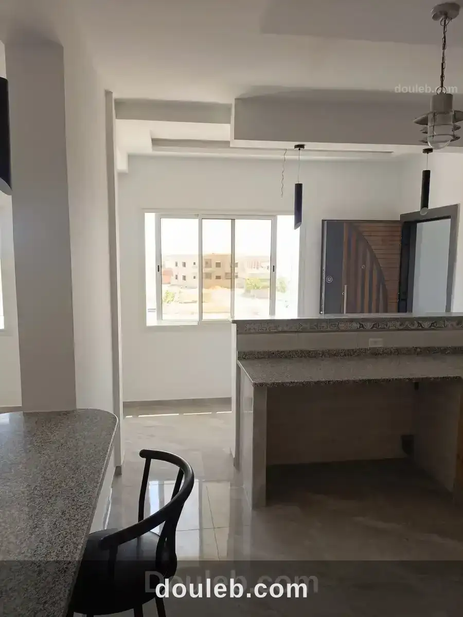 Av immeubles de 4 appartements pas loin de la mer - Miniature 2