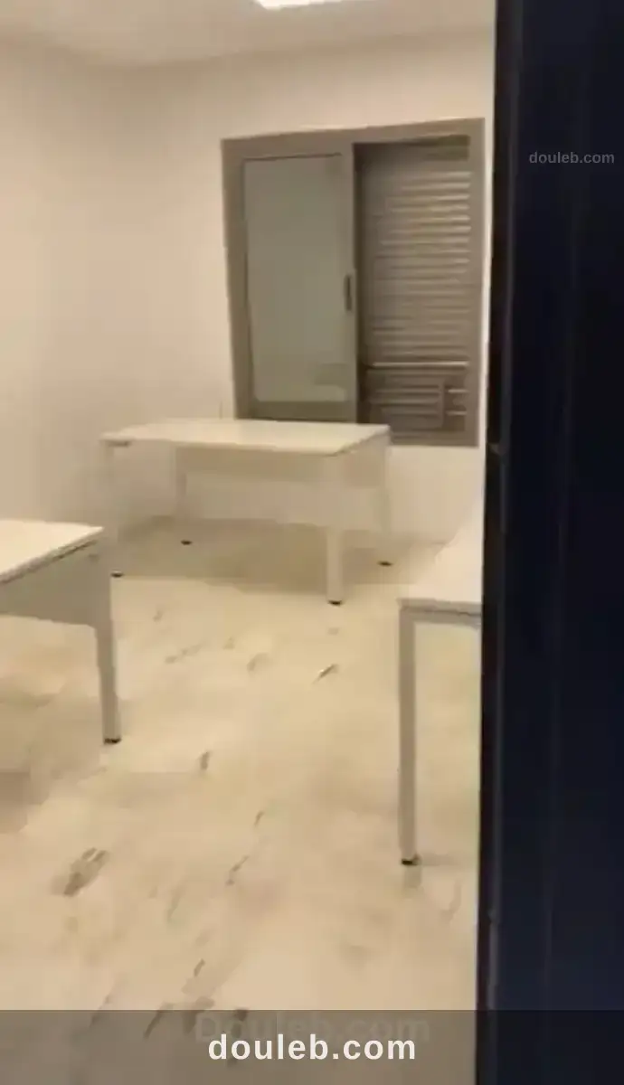 Bureau h2 1er étage au belvédère - Miniature 3