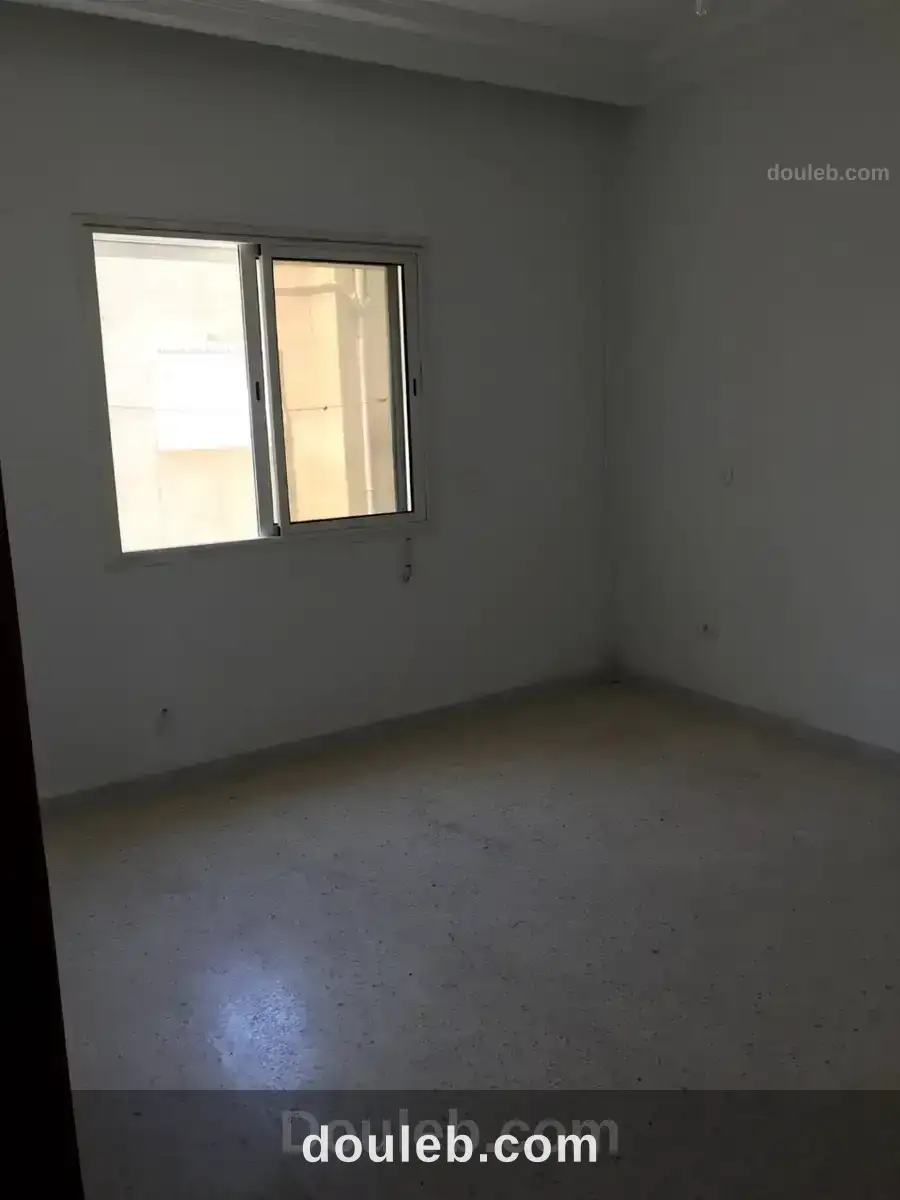 Appart salon et 2 chambres - Miniature 4