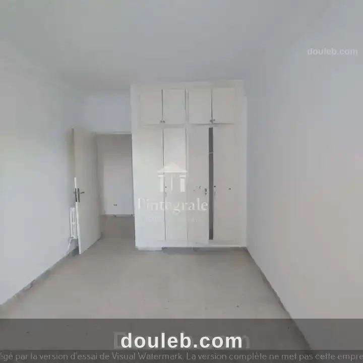 S4 réez de chaussée avec jardin - Miniature 5