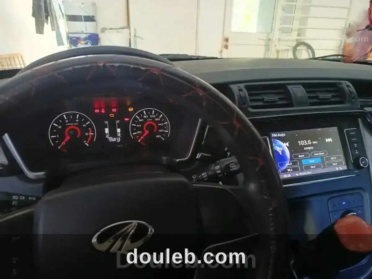 Dame vend mahindra k8 ttes options 56000km - Miniature 3