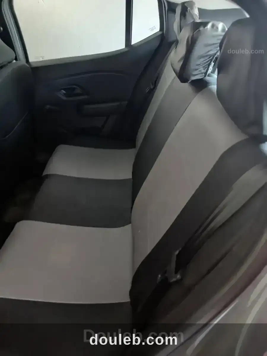 Dacia renault neuve - Miniature 2