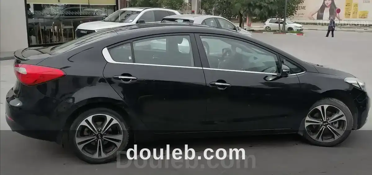 Kia cérato très bon état - Miniature 3