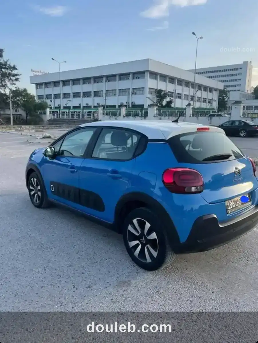 Une voiture c3 - Miniature 2