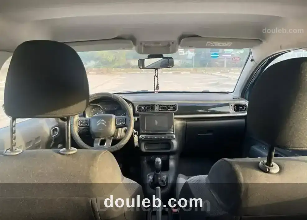 Une voiture c3 - Miniature 5