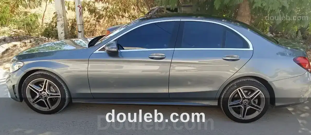 Mercedes c200 - Miniature 3