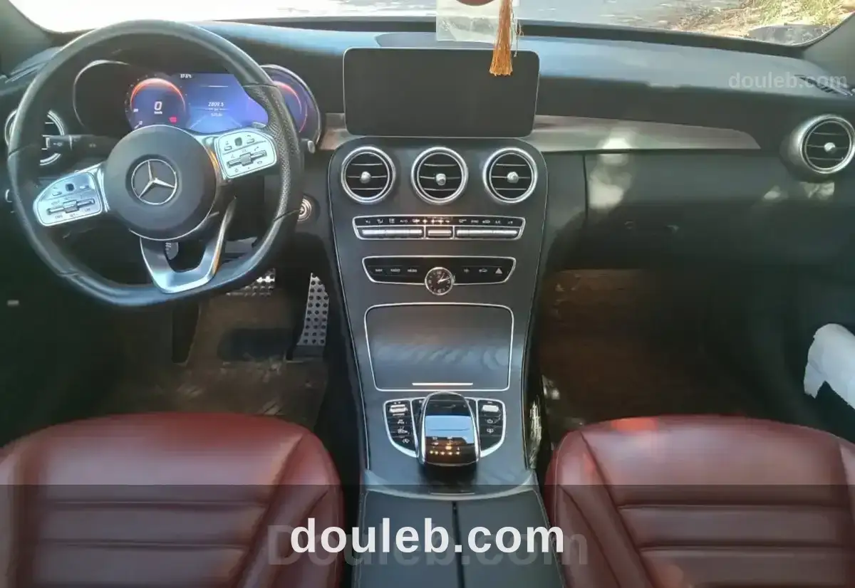 Mercedes c200 - Miniature 4