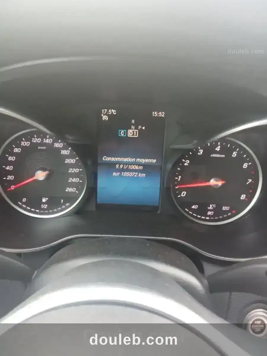 Mercedes benz c180 - Miniature 3