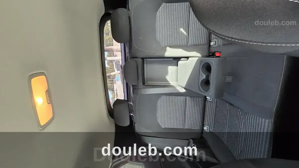 Voiture kia xceed - Miniature 4