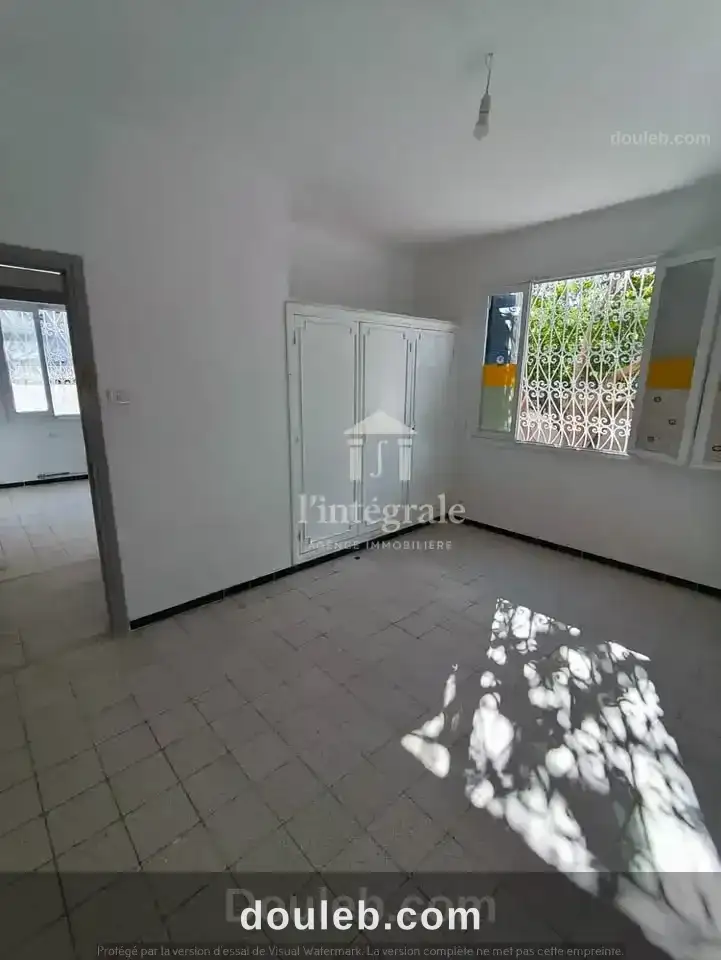 Rez de chaussée d'une villa à usage bureautique à Tunis