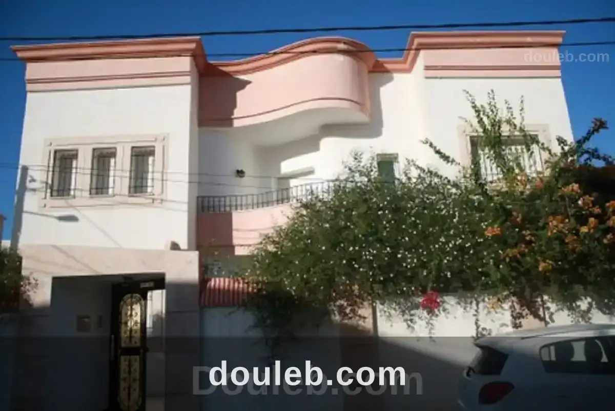 Gps villa deux niveaux tout en marbre à Tunis