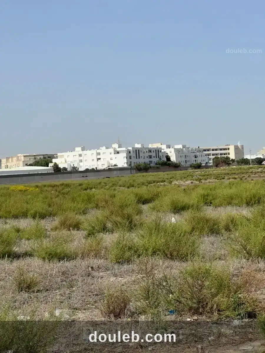 800 mètre carré derrière carrefour à Tunis