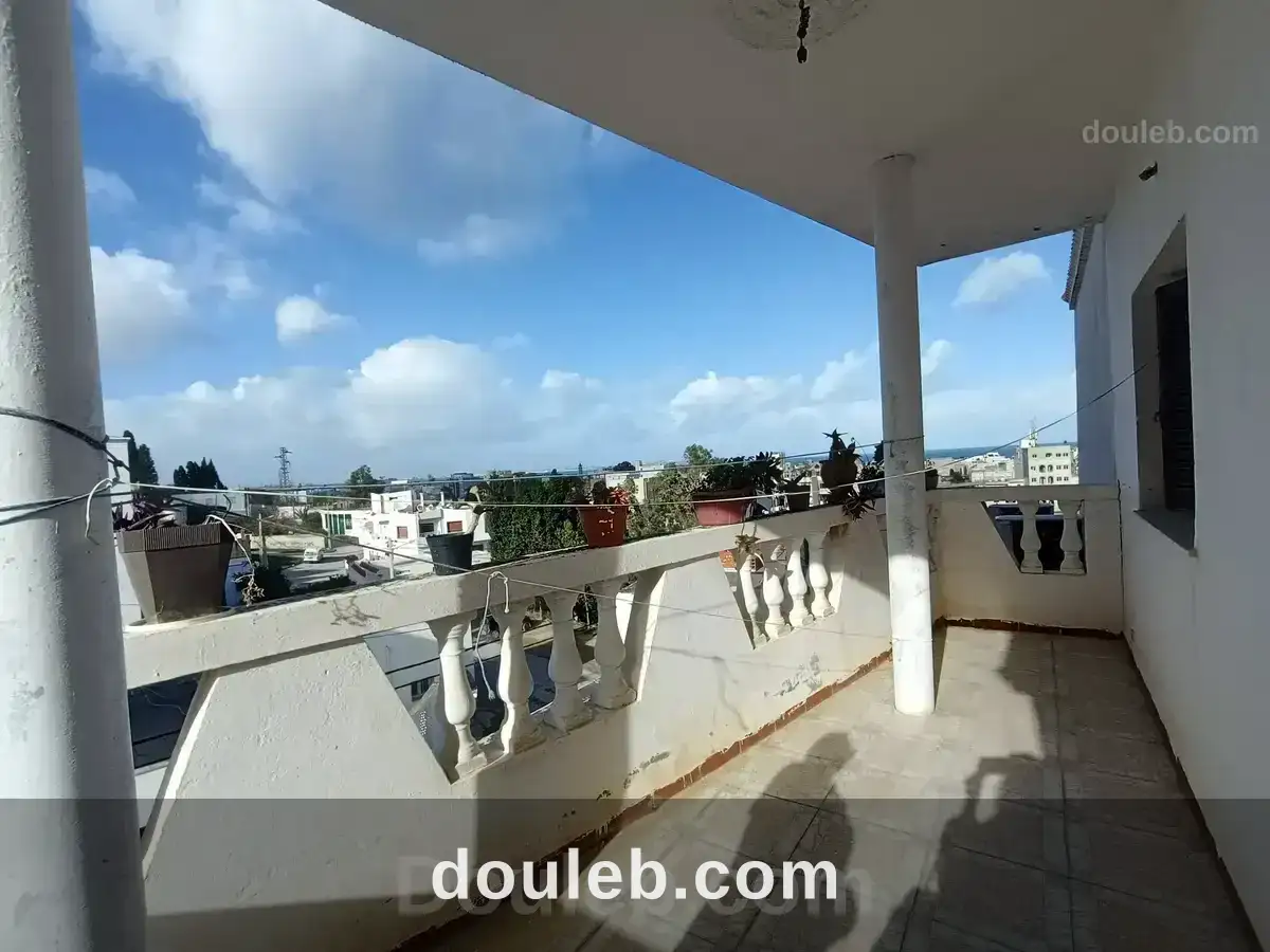 Une villa premier niveau à Tunis
