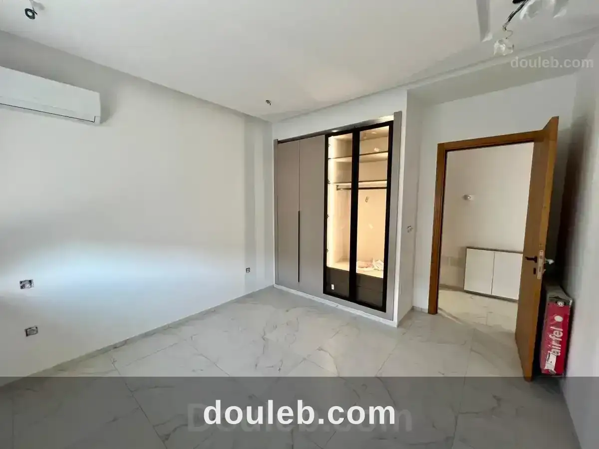 S 1 neuf jamais habité à Tunis