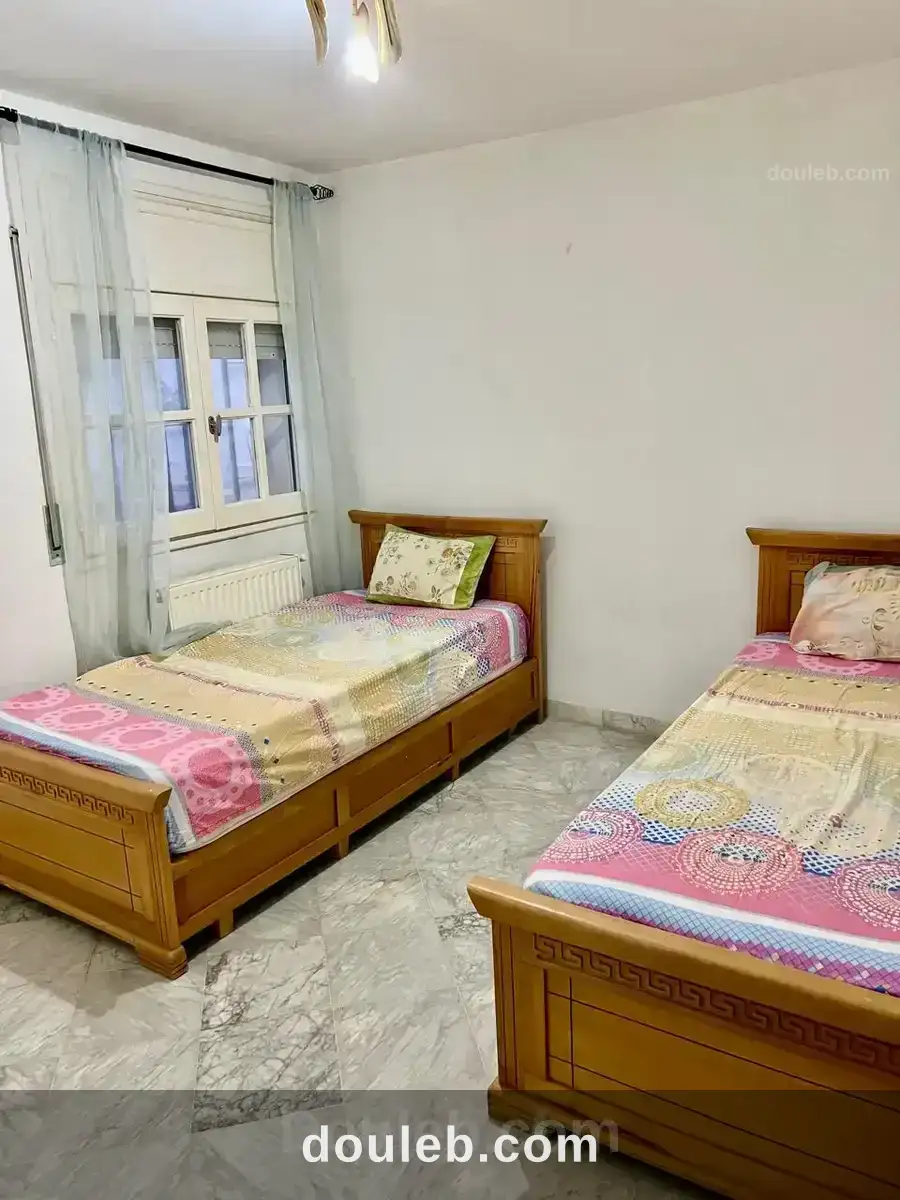 Beau rdj s2 meublé avec grand jardin à Tunis