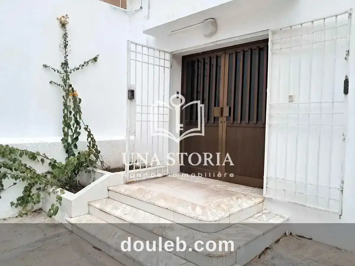 Local bureautique h plus 4 à centre urbain nord à Tunis