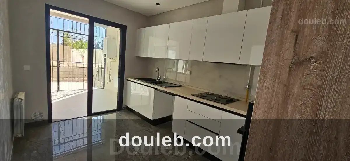 S3 neuf avec 2terrasses à la soukra niveau factory à Tunis