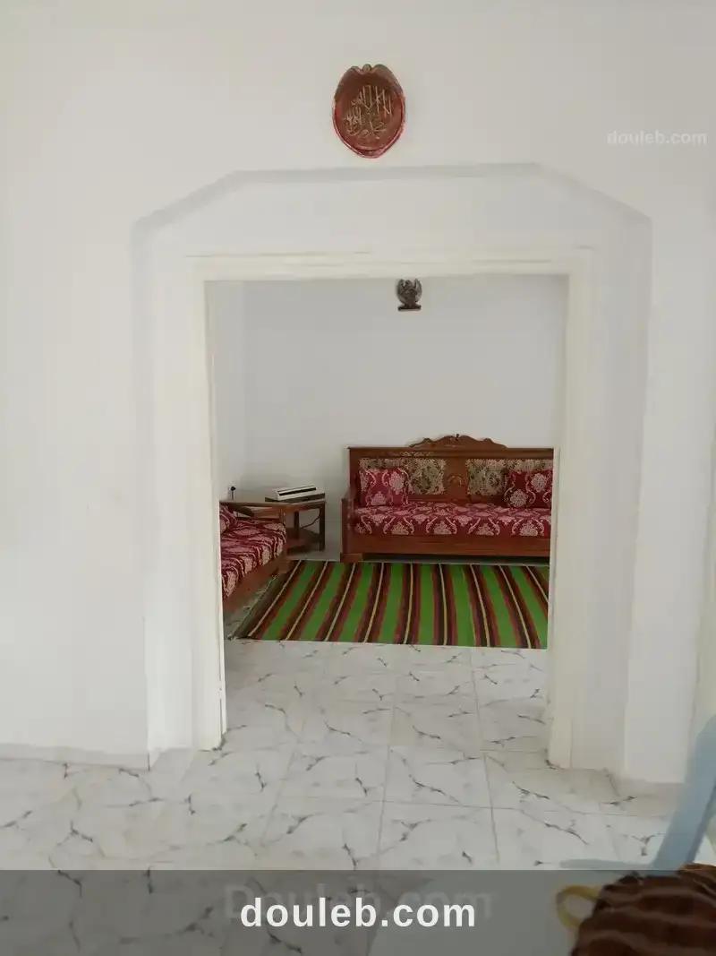 Av 2 maisons pas loin au centre hammamete à Tunis