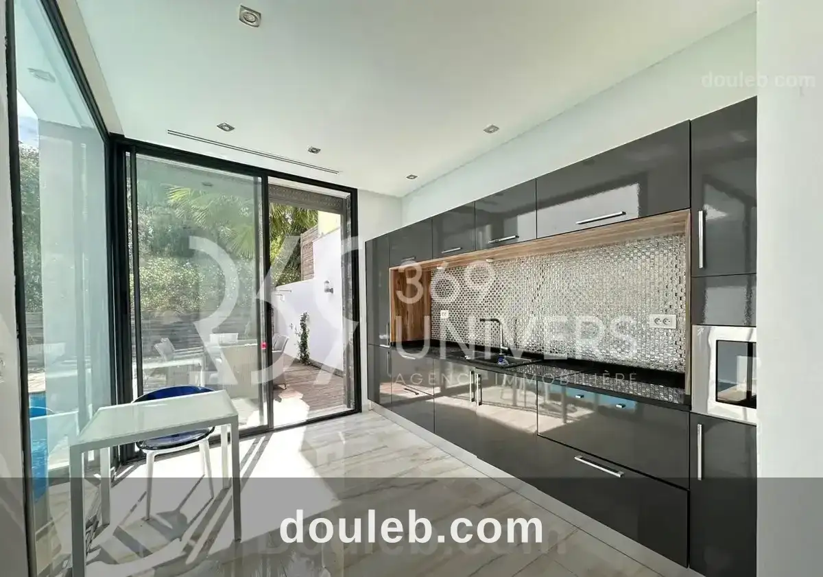 Villa avec vue dégagée à la marsa ref rh126 à Tunis