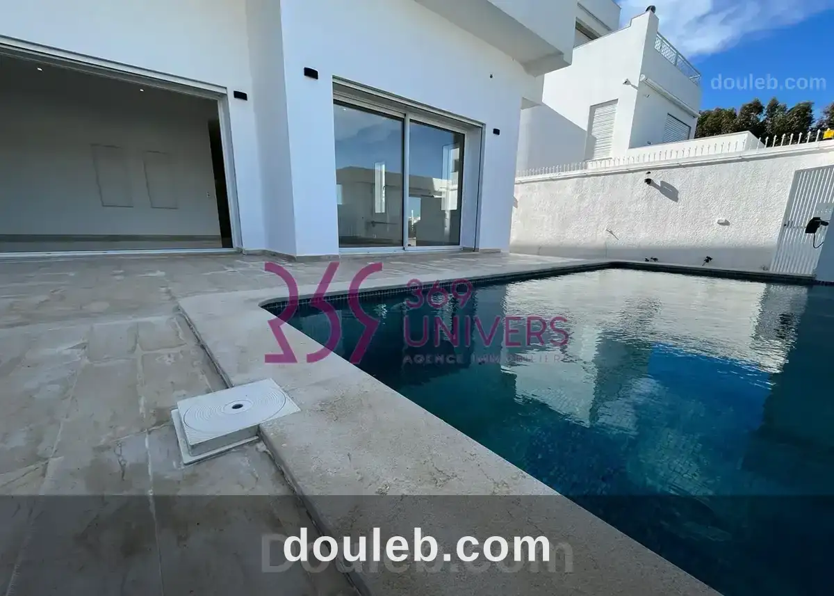 Villa s4 vue sur mer a gammarth ref rh005 à Tunis