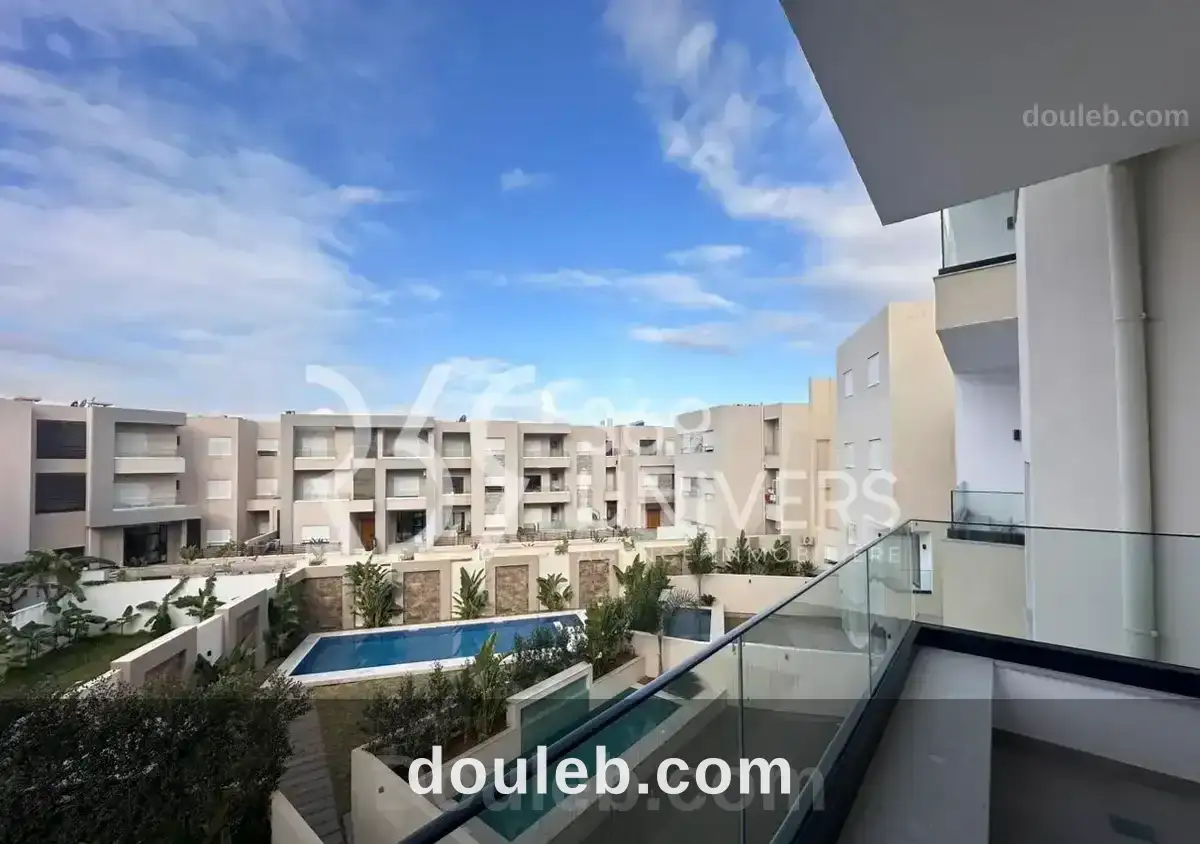 Appartement avec balcon au jardins de carthage à Tunis