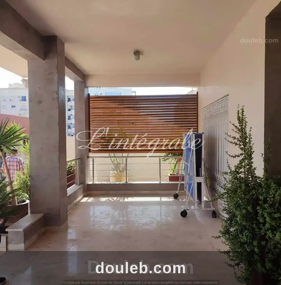 Villa de maitre avec piscine et ascenseur à Tunis