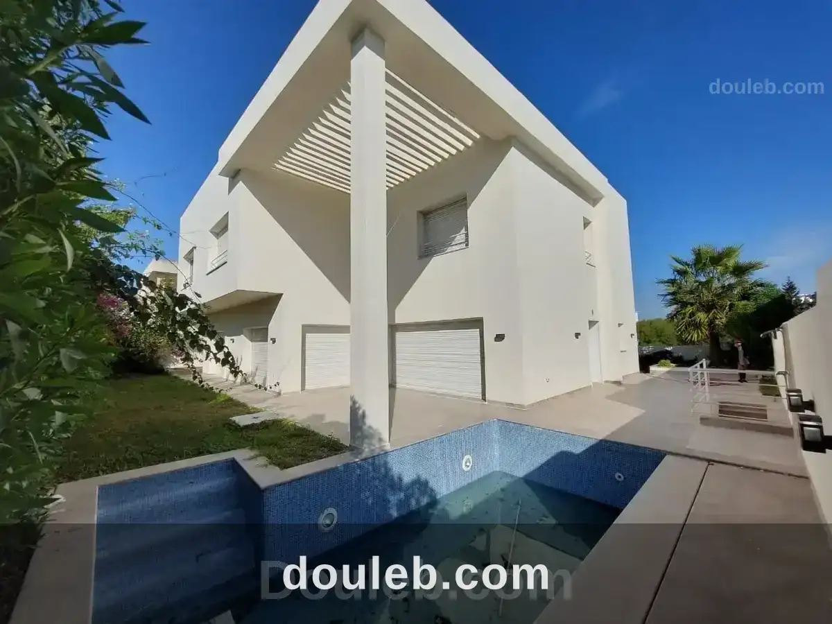 Villa s4 avec piscine à gammarth à Tunis