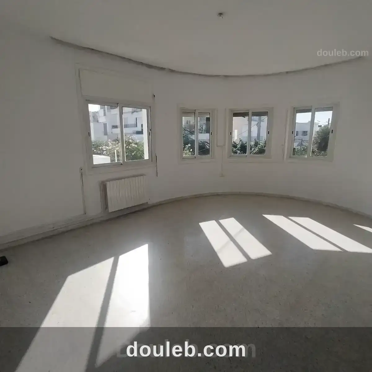 Nouvelle ariana villa de deux niv séparé à Tunis