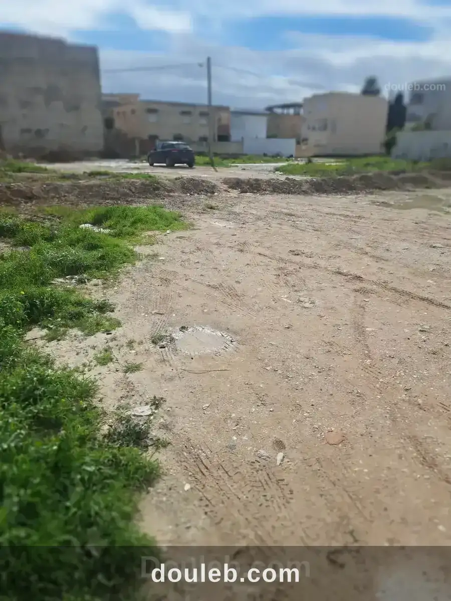 Terrain 1205m2 à el ghazela à Tunis