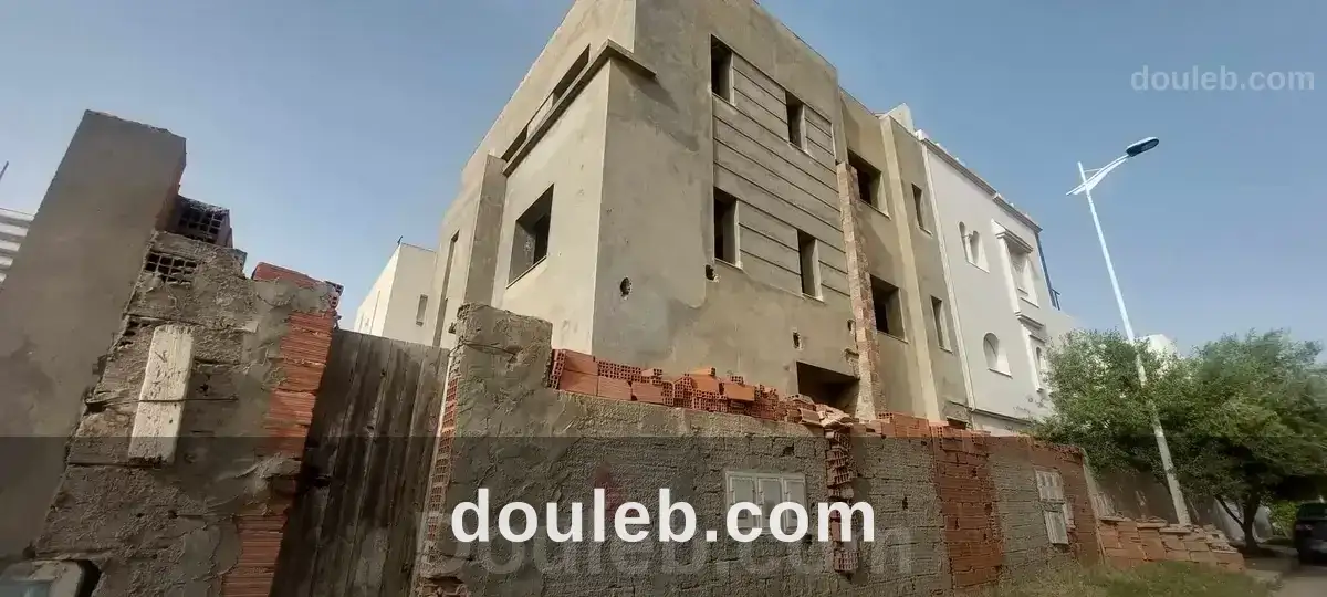 Maison inachevée à la cité el wafa afh2 à Tunis