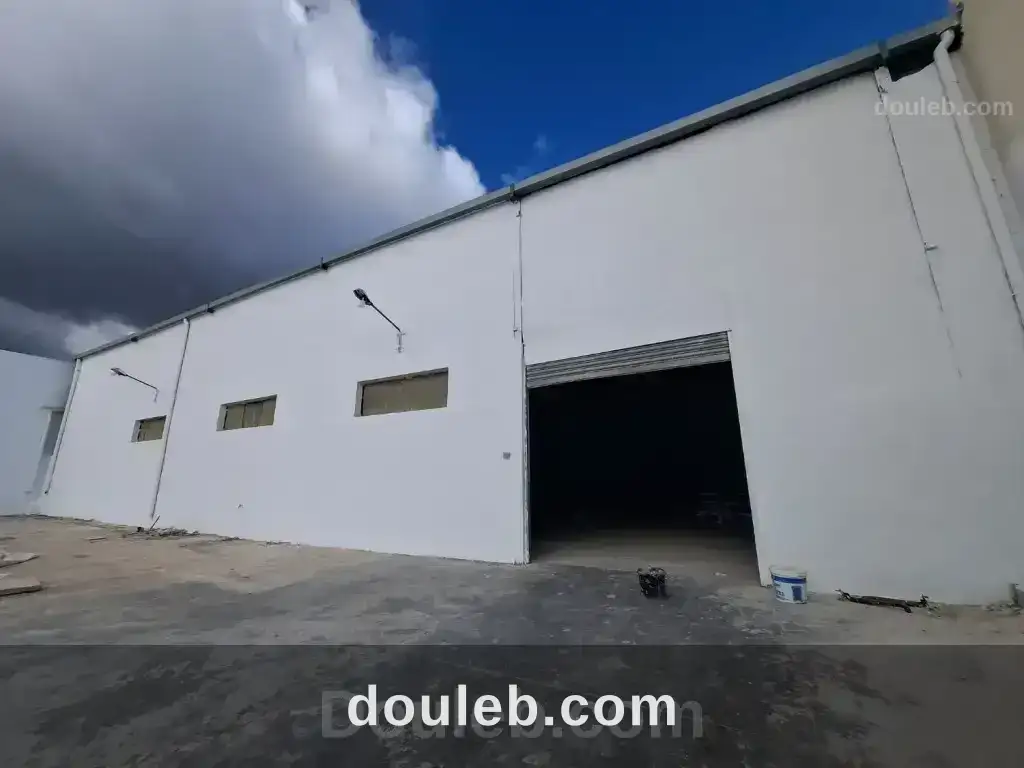 Local industriel 1250 m mghira 1 à Tunis