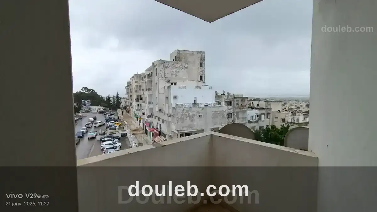 De particulier à particulier vend s 3 à el manar 1 à Tunis