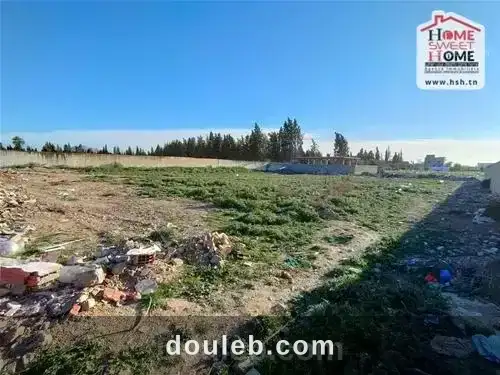 Terrain khansaa à boumhal à Tunis