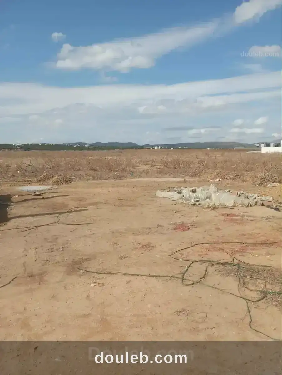 Av terrain de 240m pas loin de hammamet yasmine à Tunis