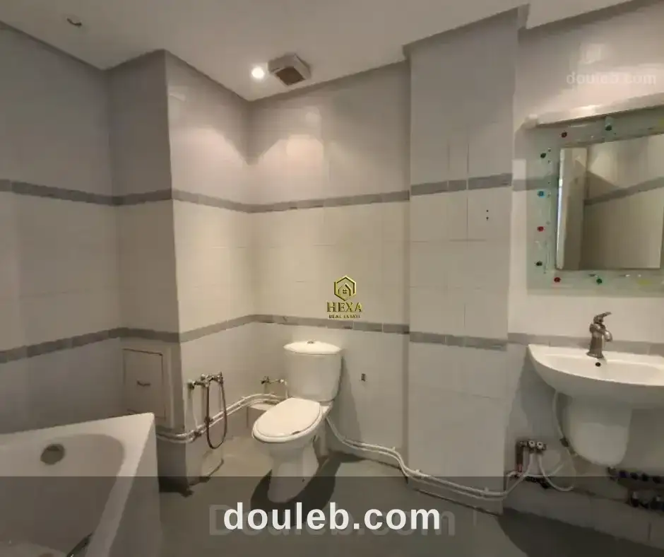 Appartement s3 à usage bureautique au lac 1 à Tunis