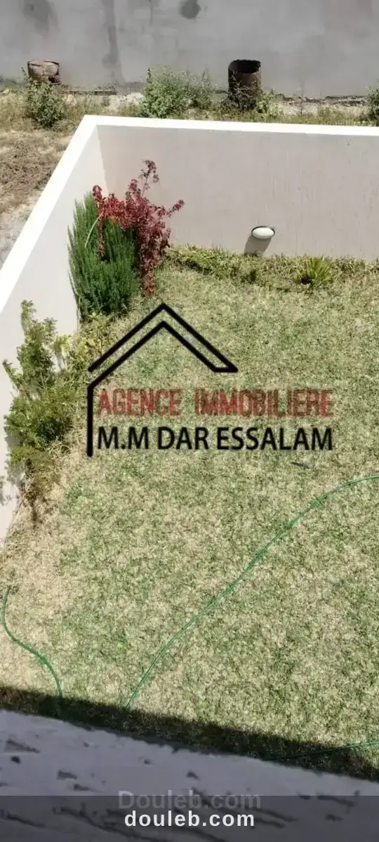 Maison avec un jardin et indépendante à Tunis