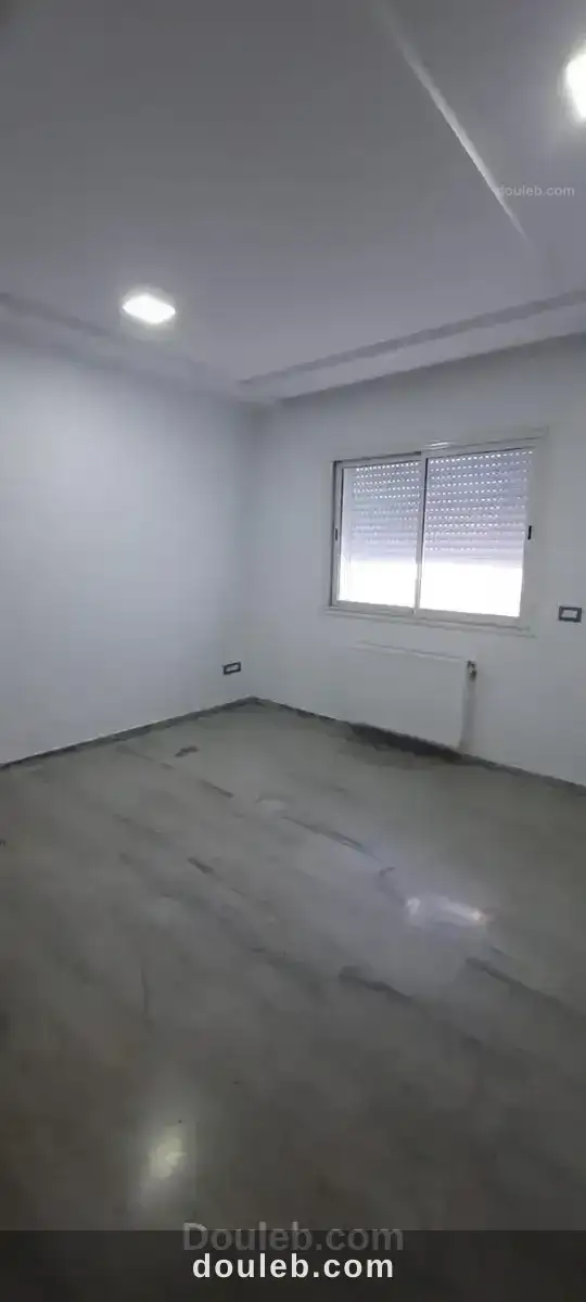 Bureau sur la route principale ben arous à Tunis