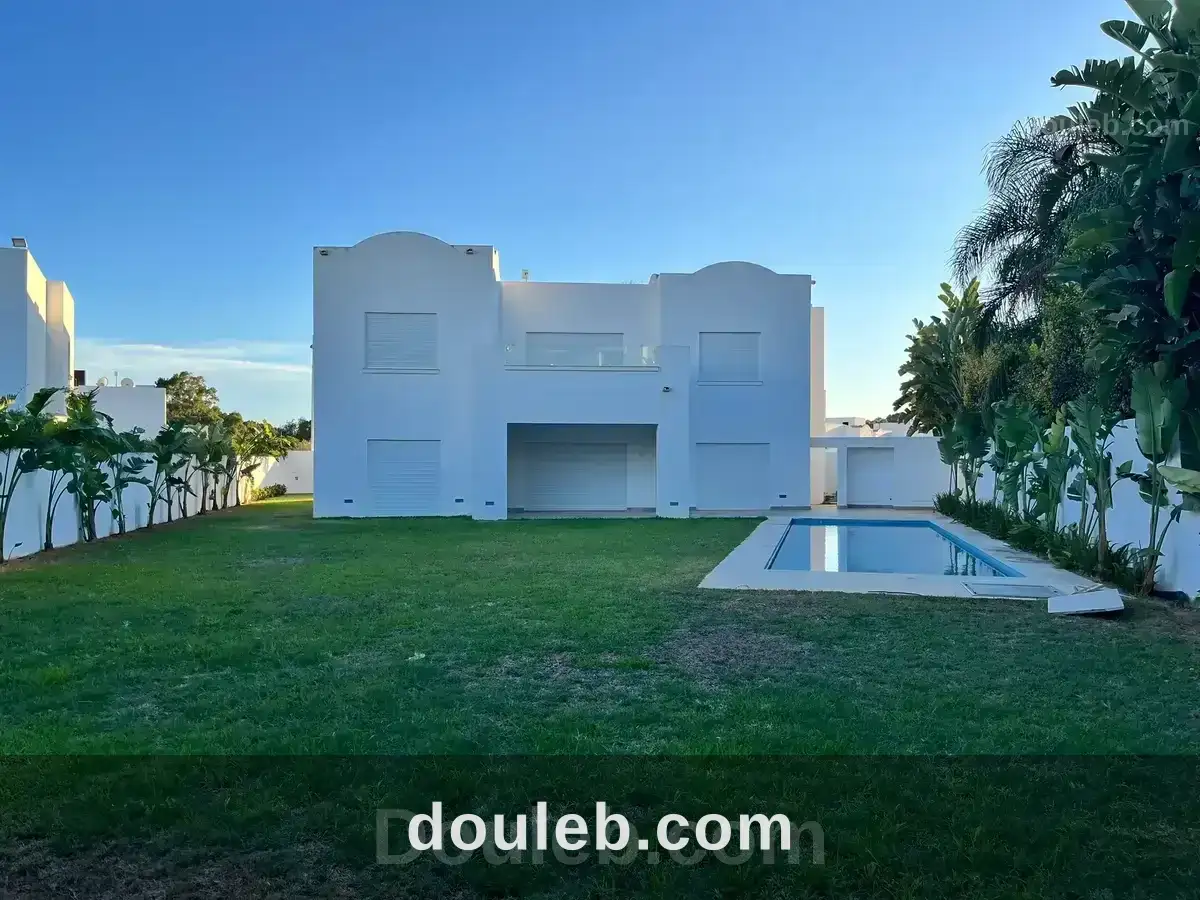 Villa moderne avec piscine à gammarth à Tunis