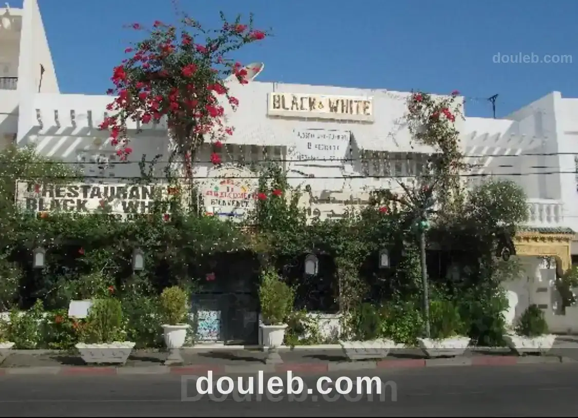 S plus 1 en face de hotel bel azur hammamet à Tunis