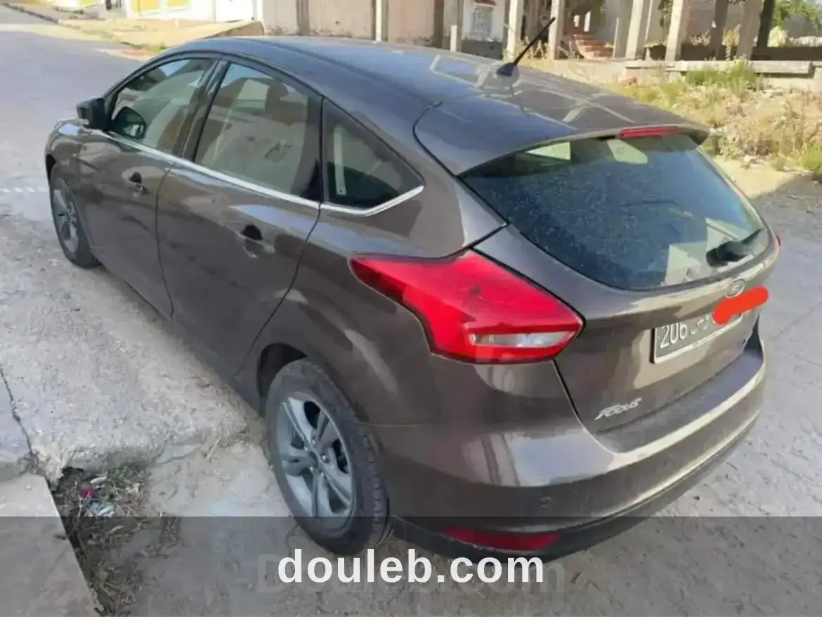 Médecin vend ford focus à Tunis