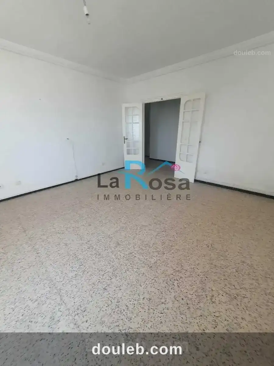 Un vaste appartement s3 à manar2 - Miniature 3