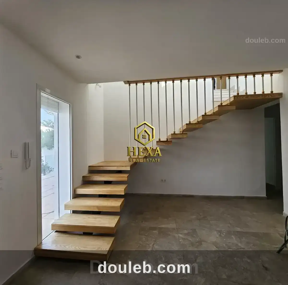 Duplex s3 vue mer avec piscine à la marsa - Miniature 2