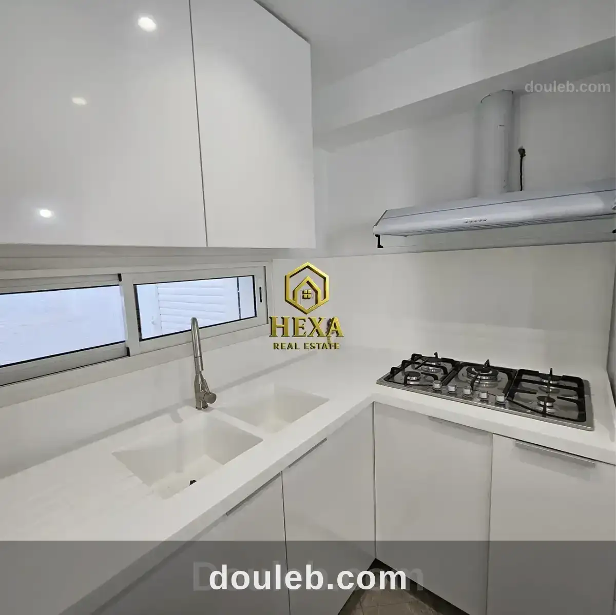 Duplex s3 vue mer avec piscine à la marsa - Miniature 3