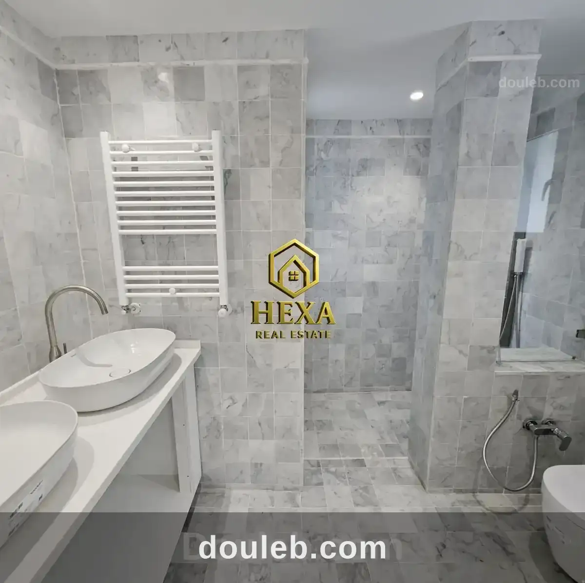 Duplex s3 vue mer avec piscine à la marsa - Miniature 4