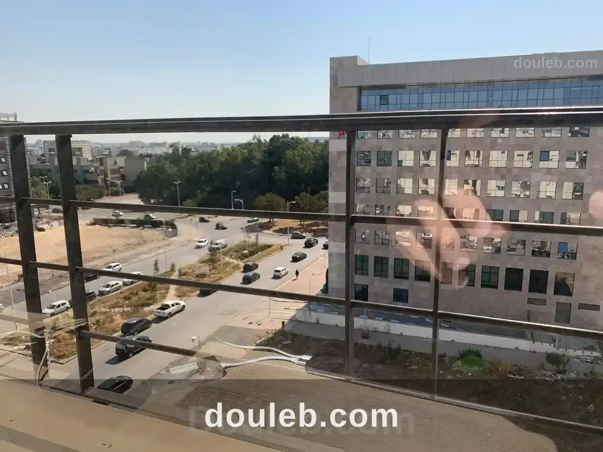 Bureau 65 m centre urbain nord avec parking - Miniature 5