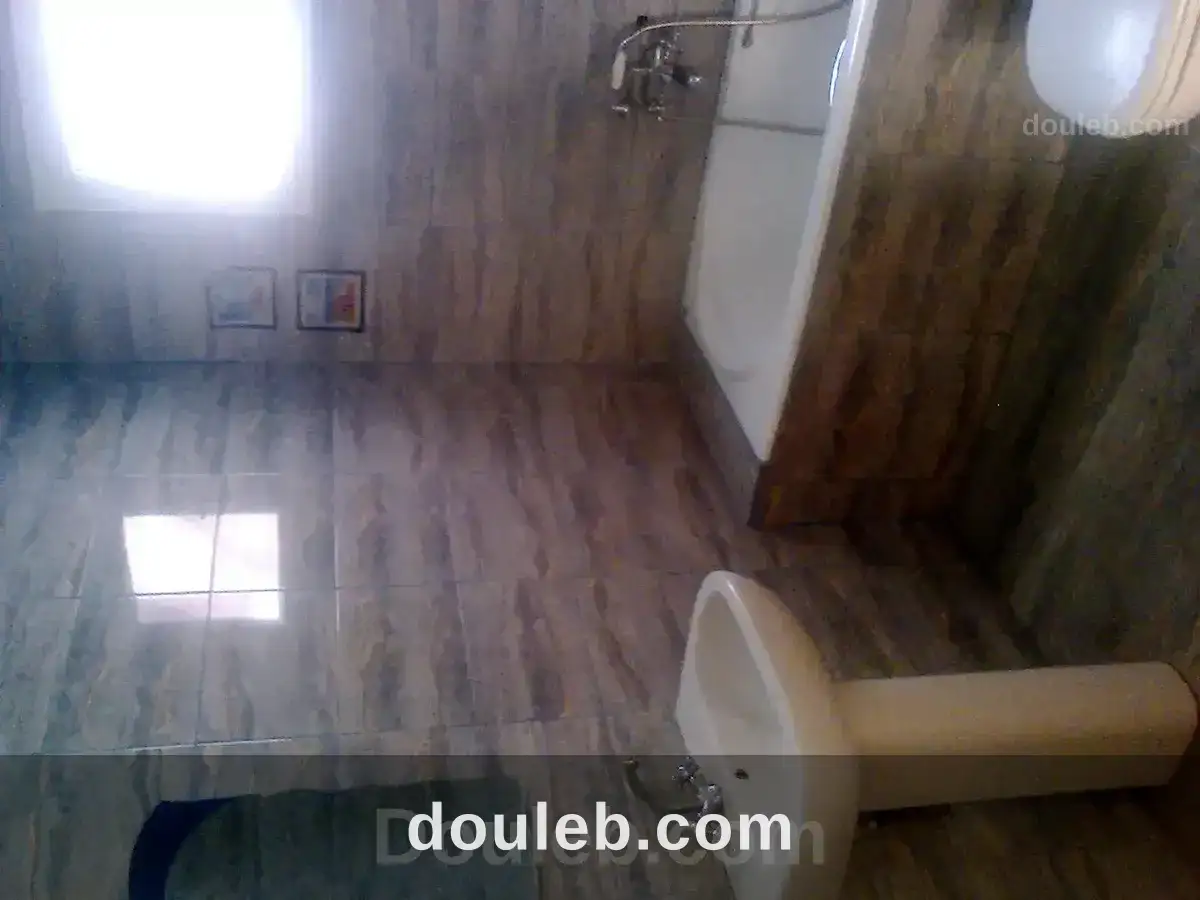 Rdc et 1er étage au centre ville - Miniature 3