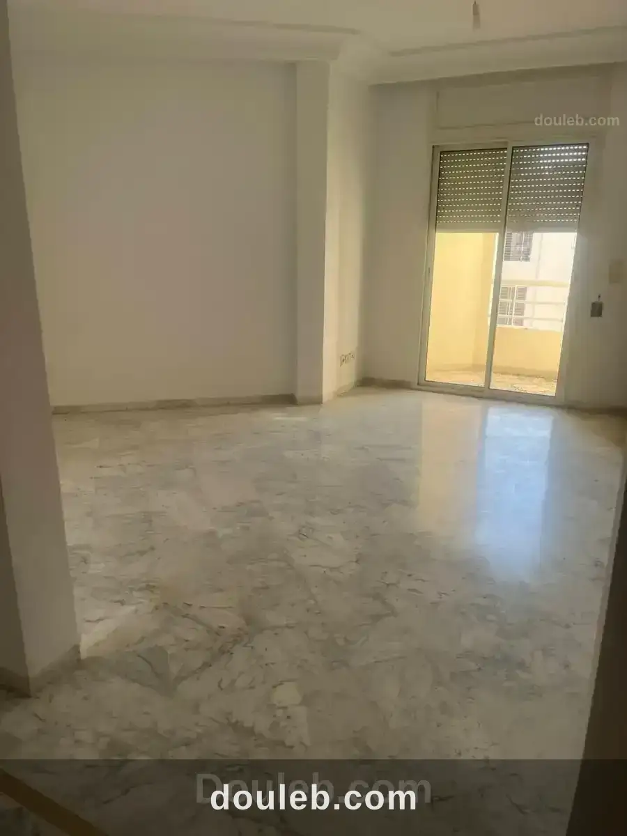 Bel appartement au 3ème étage - Miniature 2