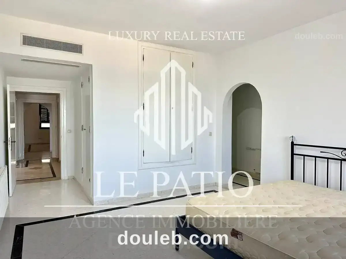 Duplex s5 vue sur mer a la marsa plage - Miniature 4